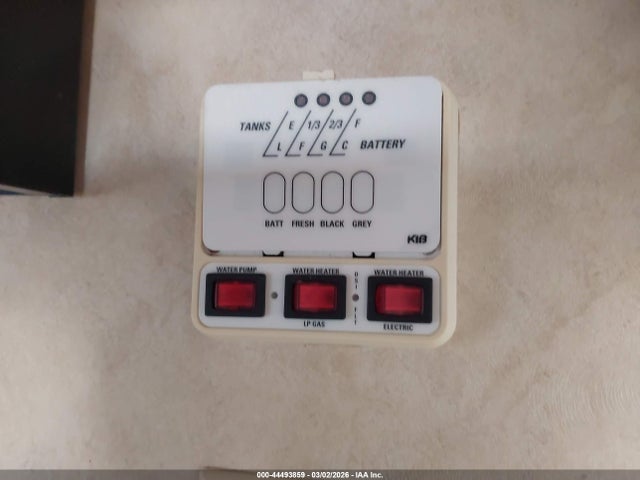 2006 Jayco Camper მანქანა იყიდება აუქციონზე, vin: 1UJBJ02P861EN1179, აუქციონის ნომერი: 44493859