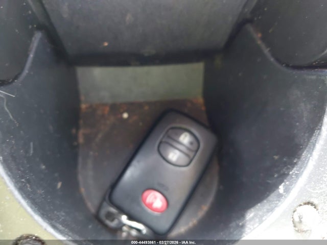 JTDKN3DU3E0386932 Toyota Prius Three