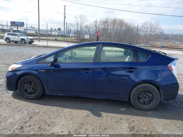 JTDKN3DU3E0386932 Toyota Prius Three