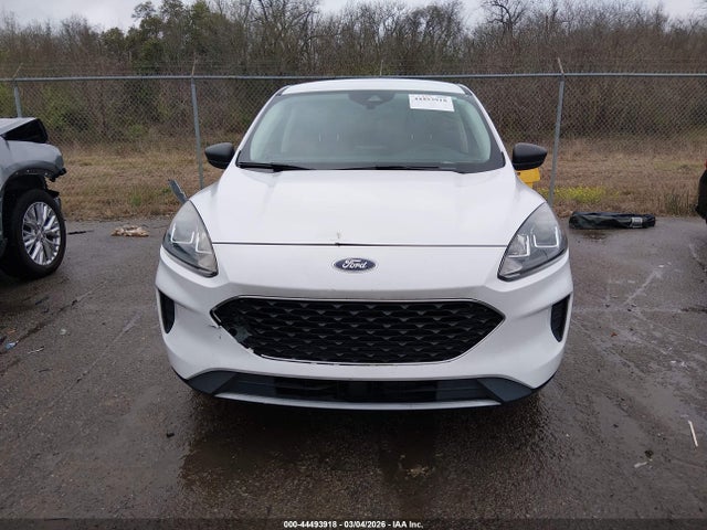 44493918 :رقم المزاد ، 1FMCU0G65NUA44096 vin ، 2022 Ford Escape Se مزاد بيع