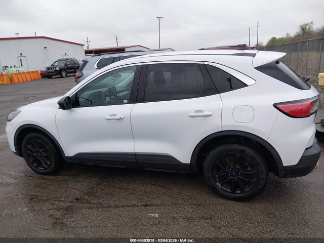 44493918 :رقم المزاد ، 1FMCU0G65NUA44096 vin ، 2022 Ford Escape Se مزاد بيع