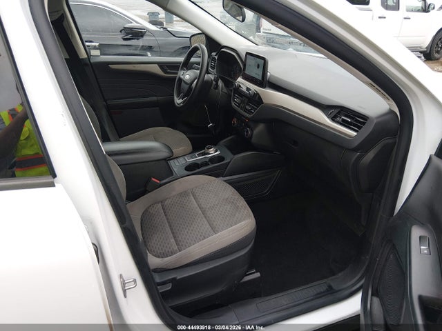 44493918 :رقم المزاد ، 1FMCU0G65NUA44096 vin ، 2022 Ford Escape Se مزاد بيع