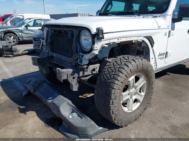 1C4HJXDG4JW173728 Jeep Wrangler Unlimited Sport 4x4