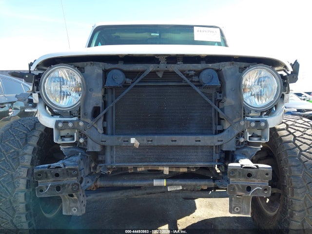 1C4HJXDG4JW173728 Jeep Wrangler Unlimited Sport 4x4
