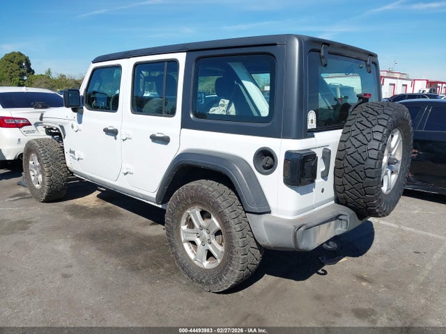 1C4HJXDG4JW173728 Jeep Wrangler Unlimited Sport 4x4
