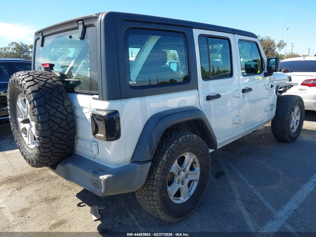 1C4HJXDG4JW173728 Jeep Wrangler Unlimited Sport 4x4