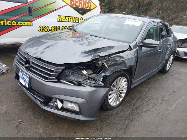 2017 Volkswagen Passat 1.8t Se მანქანა იყიდება აუქციონზე, vin: 1VWBT7A31HC036479, აუქციონის ნომერი: 44493989