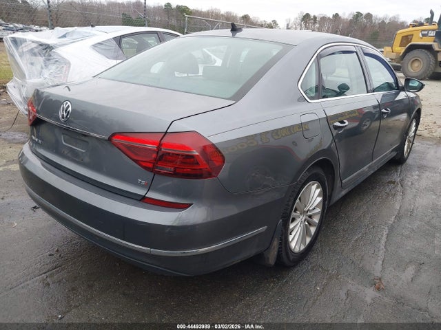 2017 Volkswagen Passat 1.8t Se მანქანა იყიდება აუქციონზე, vin: 1VWBT7A31HC036479, აუქციონის ნომერი: 44493989