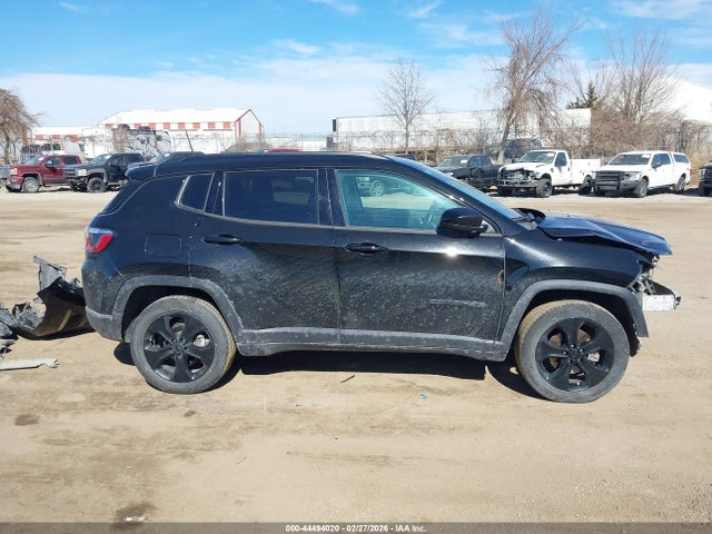 44494020 :رقم المزاد ، 3C4NJDBB3KT812374 vin ، 2019 Jeep Compass Altitude 4x4 مزاد بيع