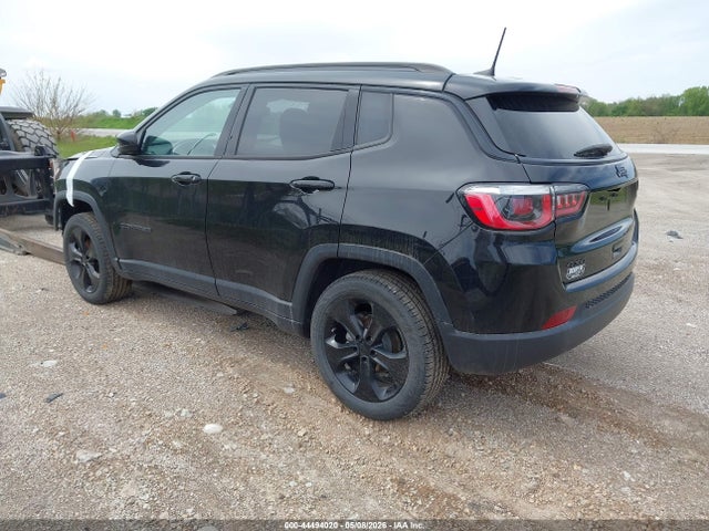 44494020 :رقم المزاد ، 3C4NJDBB3KT812374 vin ، 2019 Jeep Compass Altitude 4x4 مزاد بيع