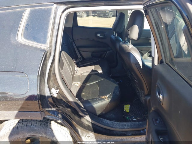 44494020 :رقم المزاد ، 3C4NJDBB3KT812374 vin ، 2019 Jeep Compass Altitude 4x4 مزاد بيع