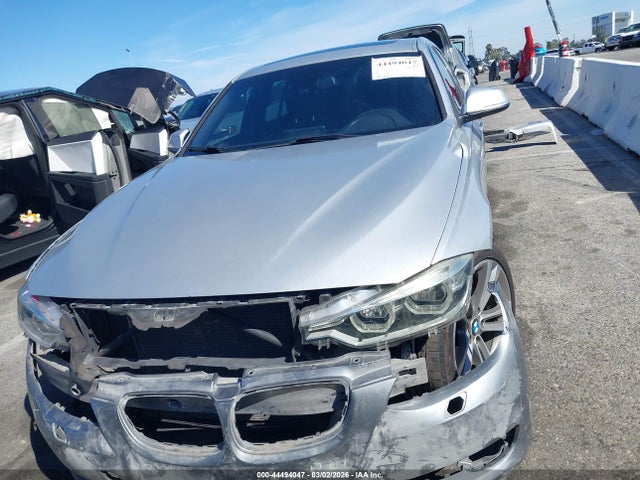 2017 Bmw 330i მანქანა იყიდება აუქციონზე, vin: WBA8B9G36HNU52144, აუქციონის ნომერი: 44494047