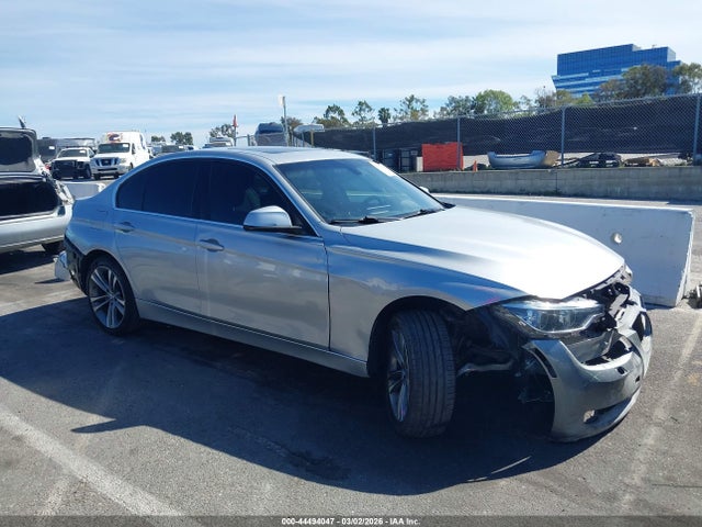 2017 Bmw 330i მანქანა იყიდება აუქციონზე, vin: WBA8B9G36HNU52144, აუქციონის ნომერი: 44494047