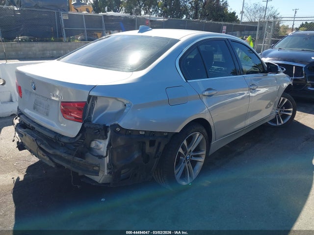 2017 Bmw 330i მანქანა იყიდება აუქციონზე, vin: WBA8B9G36HNU52144, აუქციონის ნომერი: 44494047