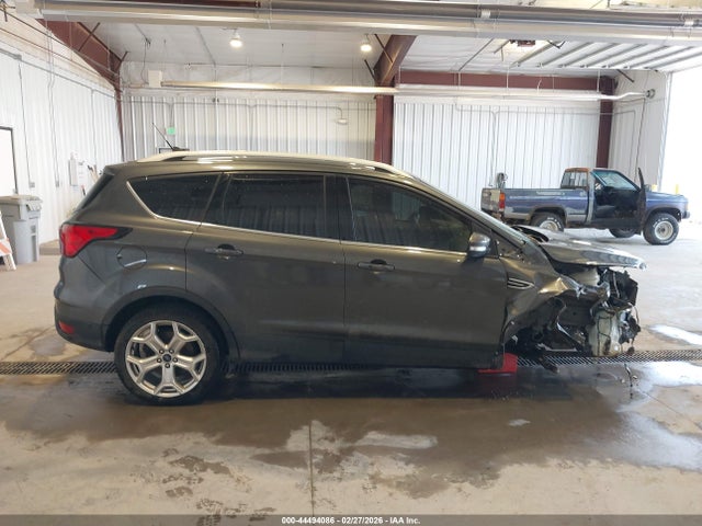 1FMCU0J9XKUC55566 Ford Escape Titanium