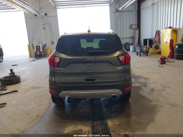 1FMCU0J9XKUC55566 Ford Escape Titanium
