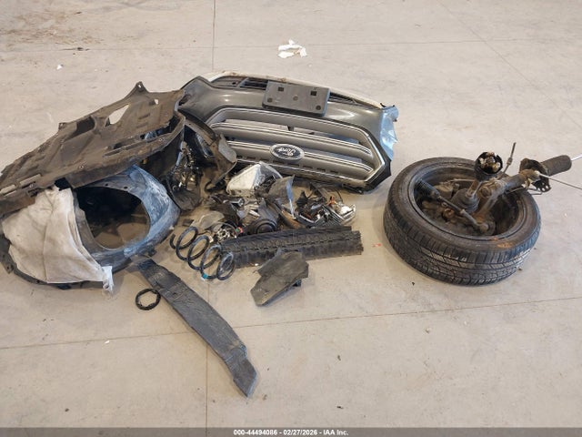 1FMCU0J9XKUC55566 Ford Escape Titanium