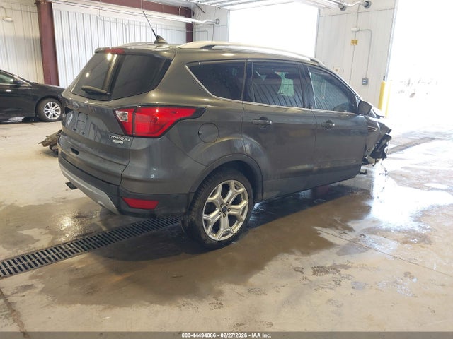 1FMCU0J9XKUC55566 Ford Escape Titanium