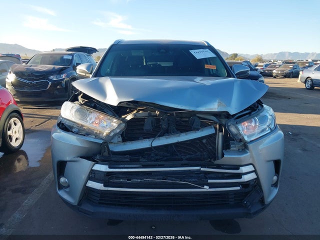 Toyota Highlander Xle 2018 5TDJZRFH6JS829567 Image 12