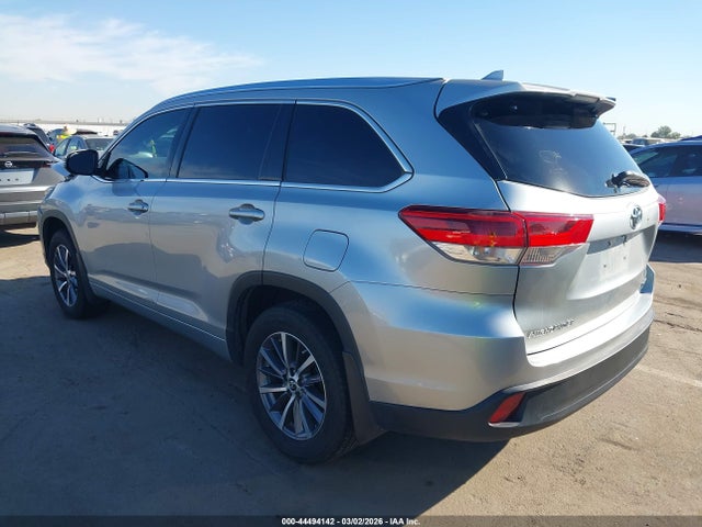 Toyota Highlander Xle 2018 5TDJZRFH6JS829567 Image 3