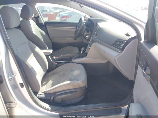 Продажа на аукционе авто 2017 Hyundai Elantra Se, vin: 5NPD74LF3HH127568, номер лота: 44494188