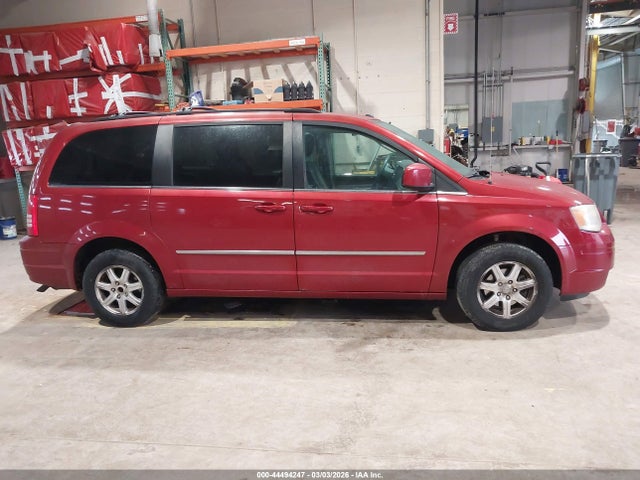 44494247 :رقم المزاد ، 2A4RR5D11AR104365 vin ، 2010 Chrysler Town & Country Touring مزاد بيع