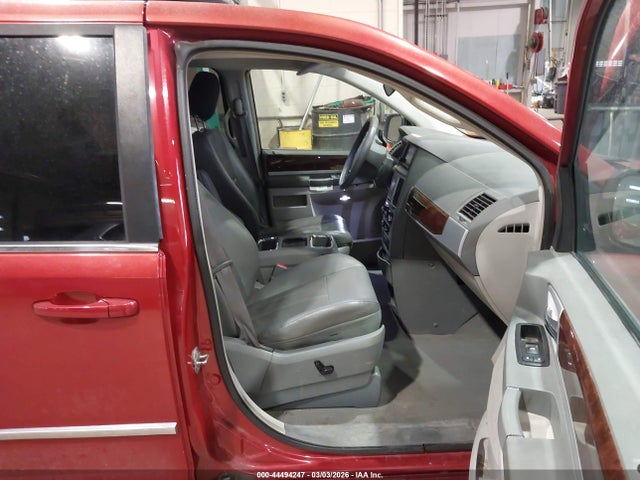 2010 CHRYSLER TOWN & COUNTRY 2A4RR5D11AR104365 Photo 4