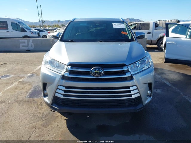 Toyota Highlander Xle 2018 5TDJZRFH6JS876565 Image 13