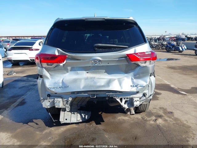 Toyota Highlander Xle 2018 5TDJZRFH6JS876565 Image 17