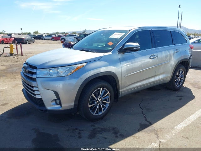 Toyota Highlander Xle 2018 5TDJZRFH6JS876565 Image 2