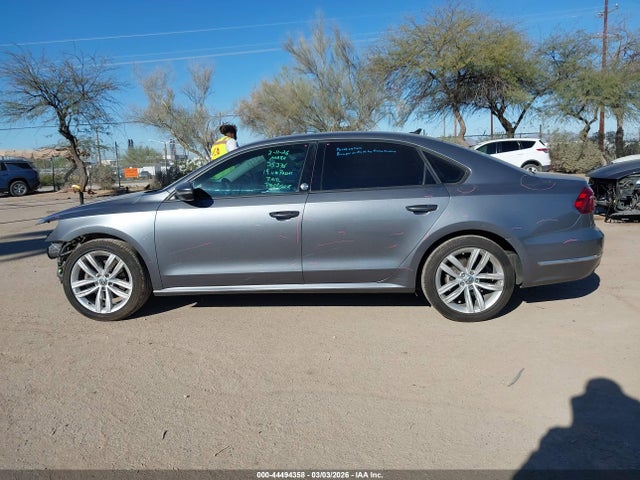 1VWLA7A32KC009115 Volkswagen Passat 2.0t Wolfsburg Edition