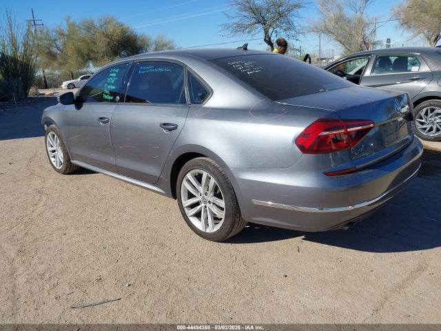 1VWLA7A32KC009115 Volkswagen Passat 2.0t Wolfsburg Edition