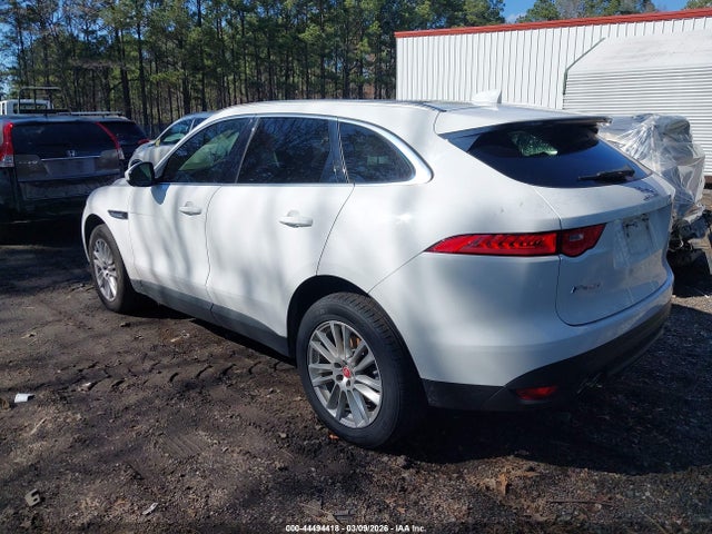2018 JAGUAR F-PACE SADCK2FN0JA258301 Photo 2