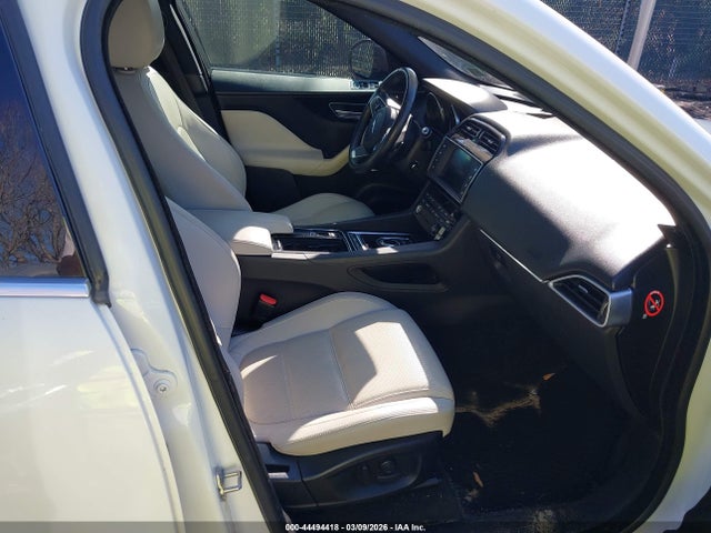 2018 JAGUAR F-PACE SADCK2FN0JA258301 Photo 4