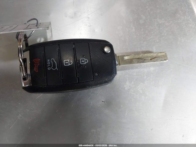 5XYPG4A53LG634607 KIA Sorento 3.3l Lx