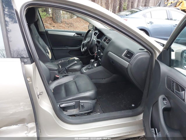 44494445 :رقم المزاد ، 3VWDX7AJ2DM221497 vin ، 2013 Volkswagen Jetta 2.5l Se مزاد بيع