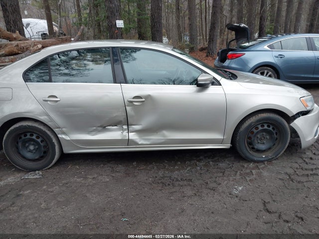 44494445 :رقم المزاد ، 3VWDX7AJ2DM221497 vin ، 2013 Volkswagen Jetta 2.5l Se مزاد بيع