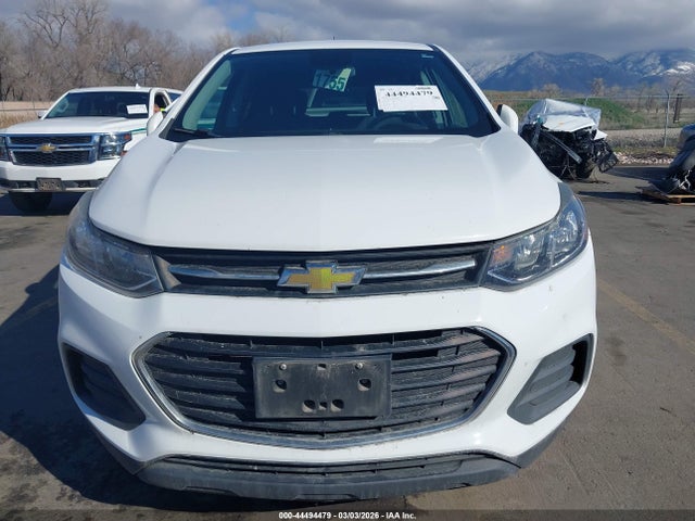 3GNCJNSB3HL244964 Chevrolet TRAX LS