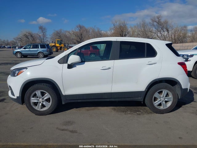 3GNCJNSB3HL244964 Chevrolet TRAX LS