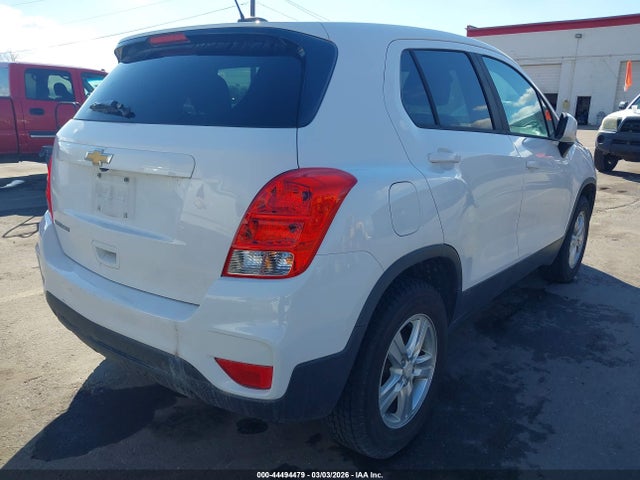 3GNCJNSB3HL244964 Chevrolet TRAX LS