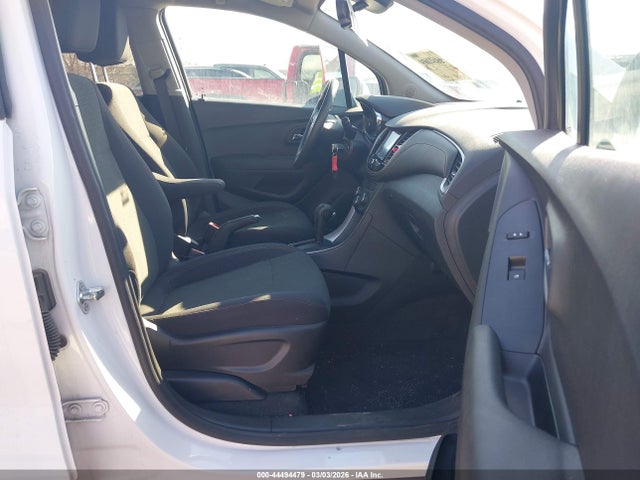 3GNCJNSB3HL244964 Chevrolet TRAX LS