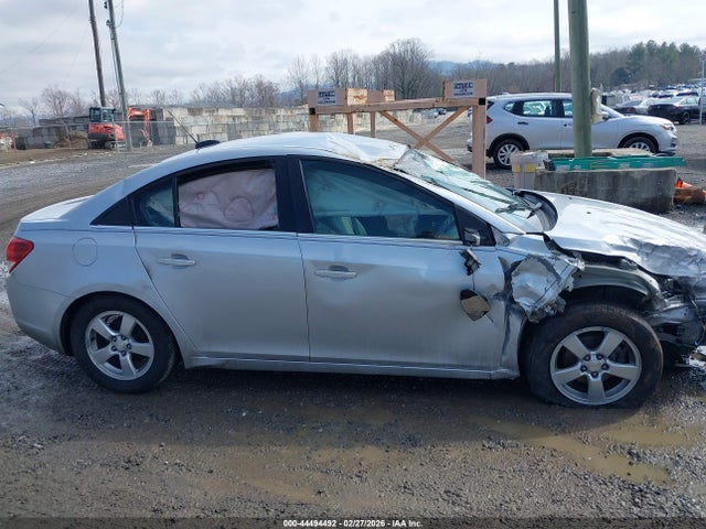 1G1PC5SB8F7241878 Chevrolet Cruze 1lt Auto