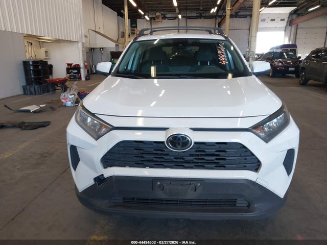 JTMG1RFV2KJ017916 Toyota RAV4 LE
