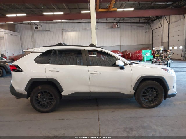 JTMG1RFV2KJ017916 Toyota RAV4 LE