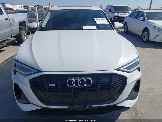 2021 Audi E-tron Sportback Prestige Quattro მანქანა იყიდება აუქციონზე, vin: WA13AAGE2MB019073, აუქციონის ნომერი: 44494541