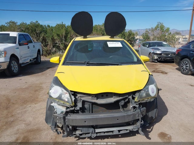 2015 Toyota Yaris L მანქანა იყიდება აუქციონზე, vin: VNKJTUD33FA054202, აუქციონის ნომერი: 44494545