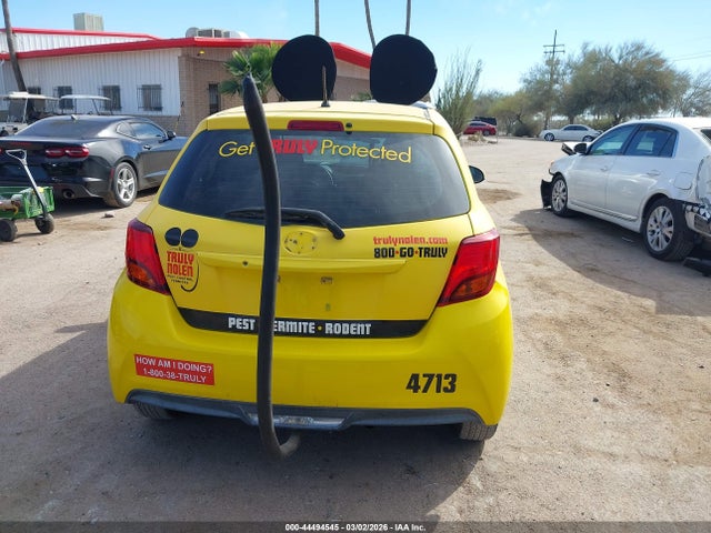 2015 Toyota Yaris L მანქანა იყიდება აუქციონზე, vin: VNKJTUD33FA054202, აუქციონის ნომერი: 44494545