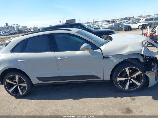 WP1AA2A55PLB17944 Porsche Macan T