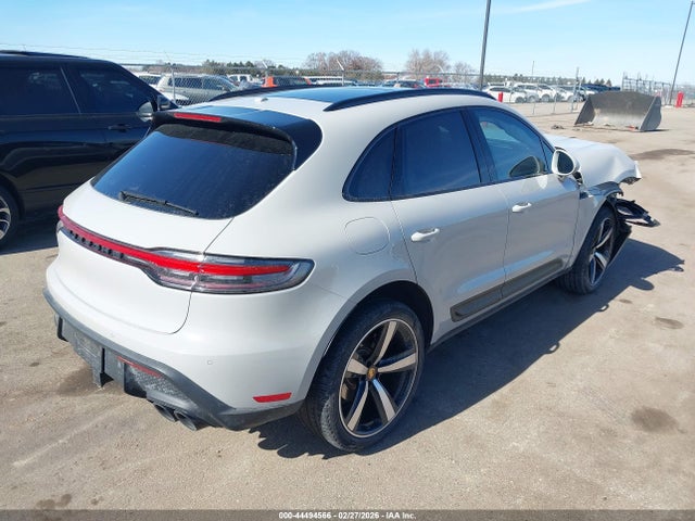 2023 PORSCHE MACAN WP1AA2A55PLB17944 Photo 3