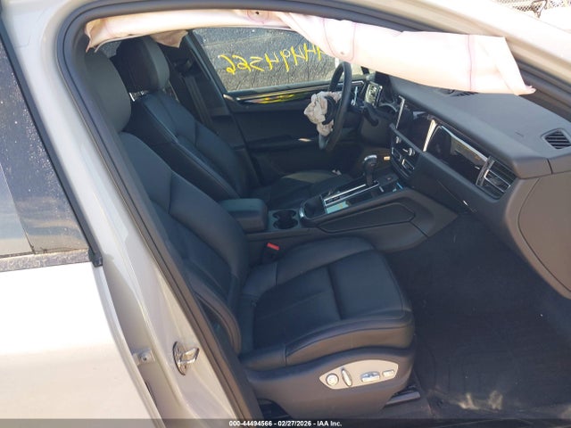 2023 PORSCHE MACAN WP1AA2A55PLB17944 Photo 4